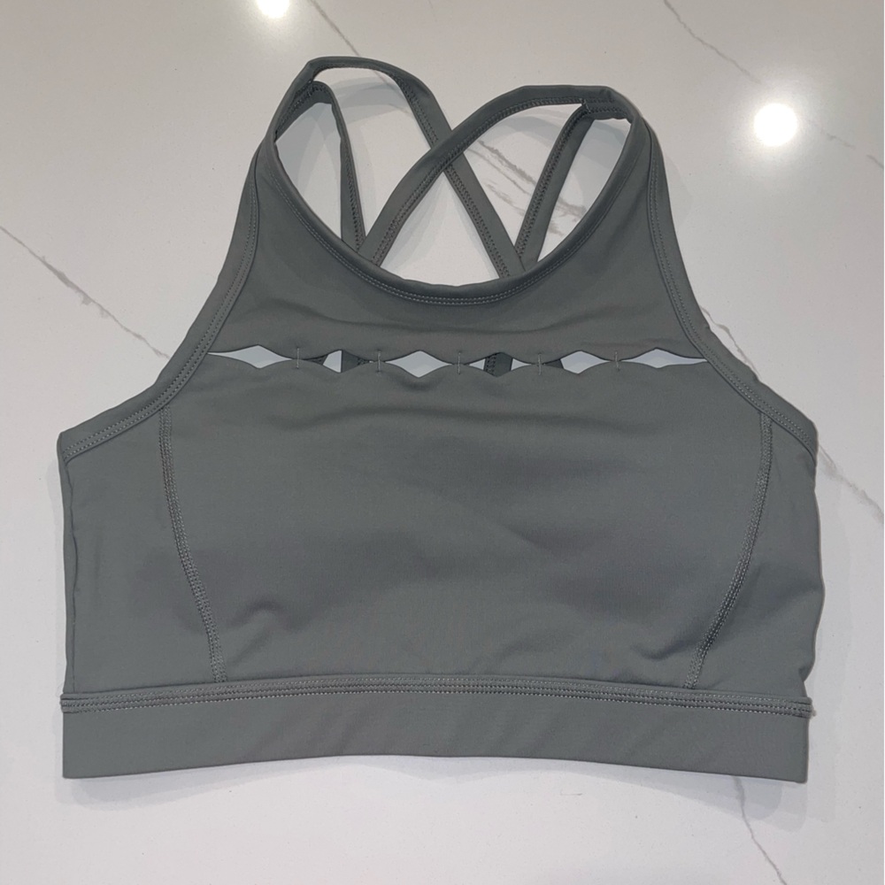 New Mono B green sports bra or work out top size medium workout crop top